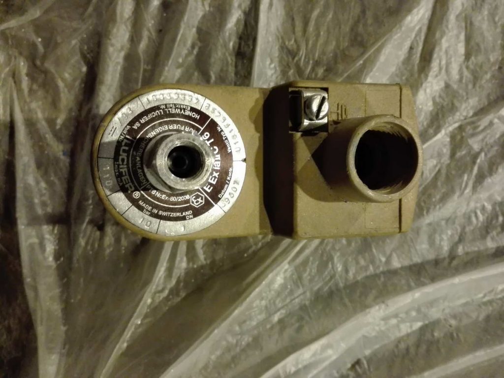 Электромагнитный пневмоклапан HONEYWELL LUCIFER U131F5492