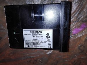 Контроллер давления и температуры Siemens Temperature Pressure Controller RWF40.001A97